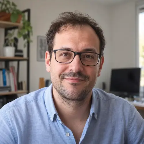 Julien Morel, r&eacute;dacteur avis-clients.org